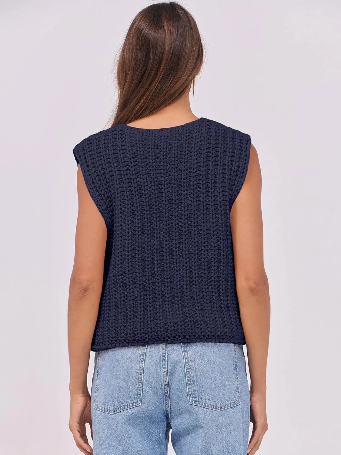 Baonmy Women's Sleeveless Cropped Chunky Knit Cardigan 2025 Casual Button Down Crochet Sweater Vest Tops with Pockets