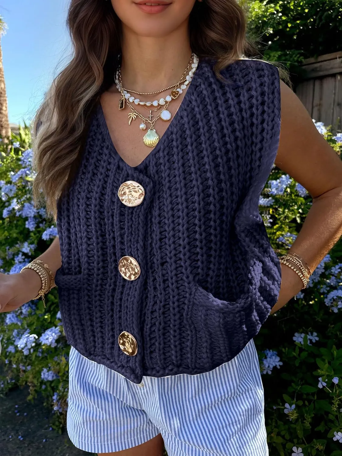 Baonmy Women's Sleeveless Cropped Chunky Knit Cardigan 2025 Casual Button Down Crochet Sweater Vest Tops with Pockets