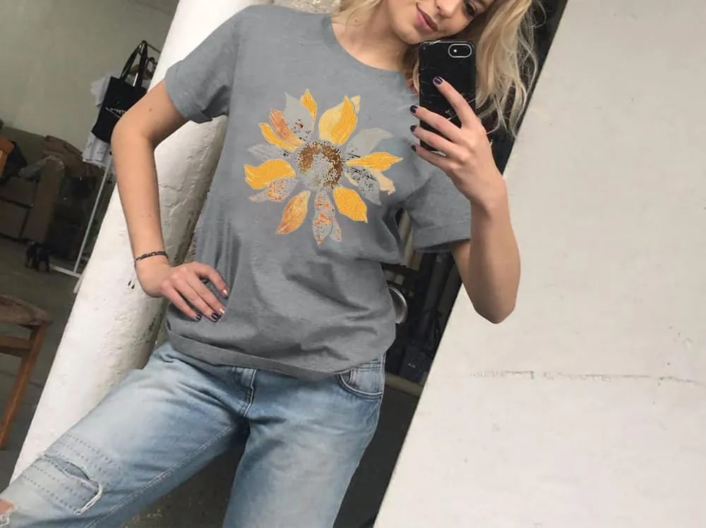 Floral Graphic Shirt Women Boho Wildflowers Tee Vintage Flower Tshirt Round Neck Loose Casual Short Sleeve Tops