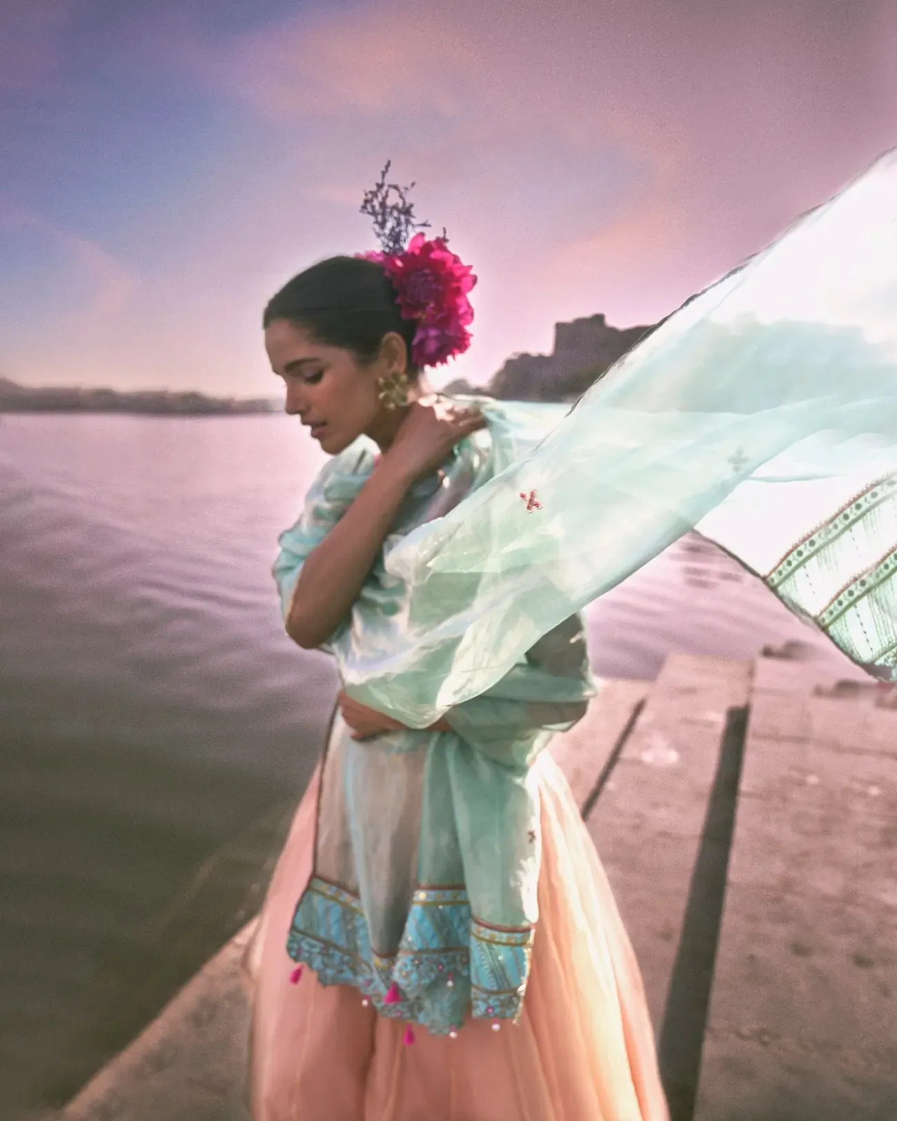Gul Pastel Pink Floral Lahenga Set
