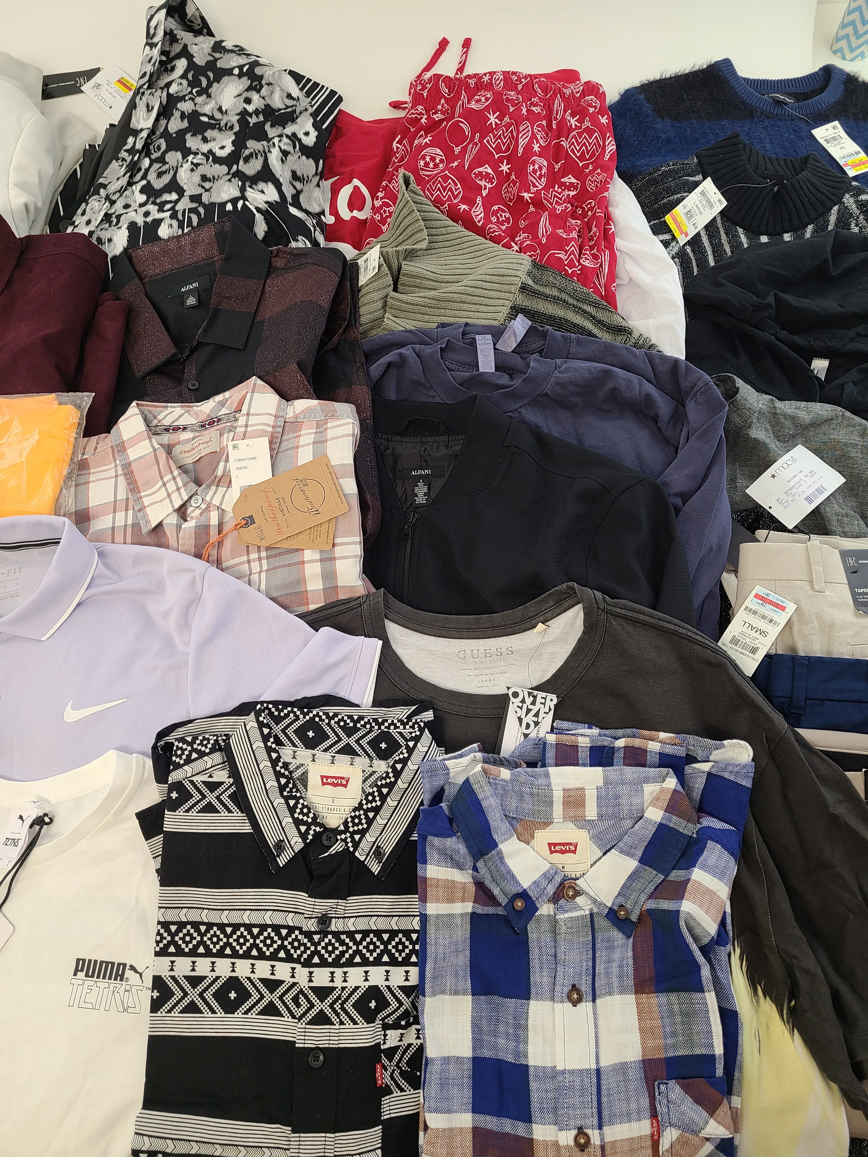 Men's Clothing Wholesale Lot Levi's, Puma, Nike, Adidas, Guess, Weatherproof Vintage, American Apparel, INC and more, 25 Units, Shelf Pulls, MSRP $1,553.98