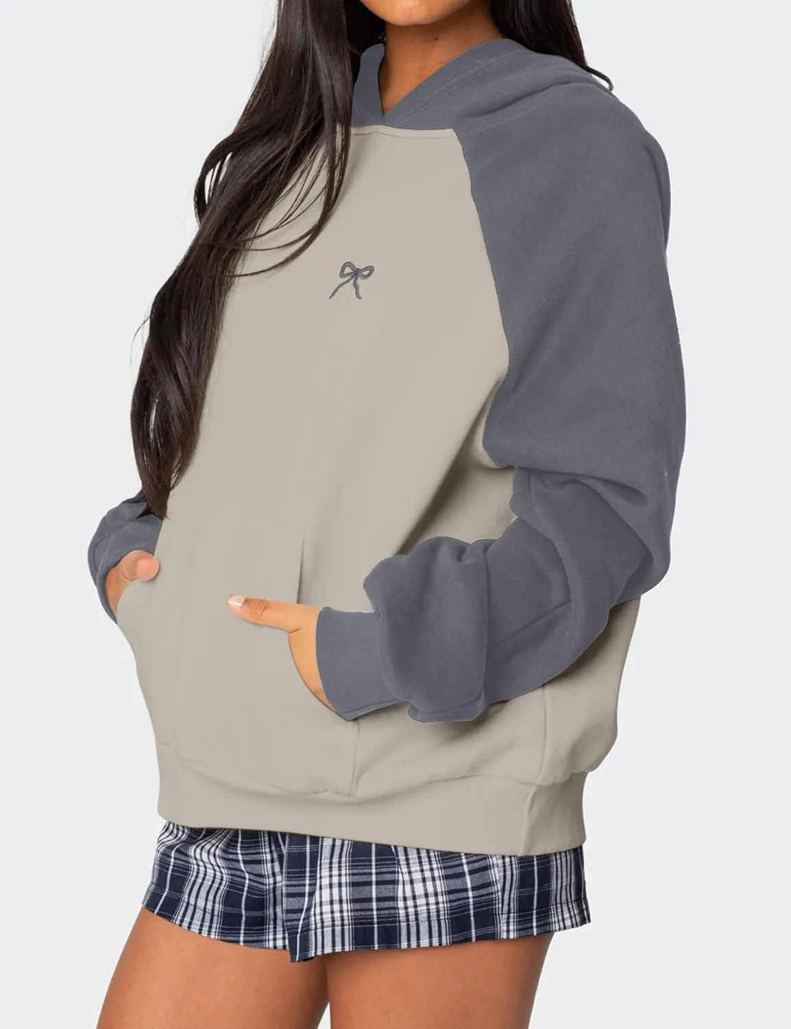 Women Bow Graphic Oversized Hoodie Raglan Sleeve Color Block Sweatshirts Embroidered Pullover Hoodie Tops with Pocket