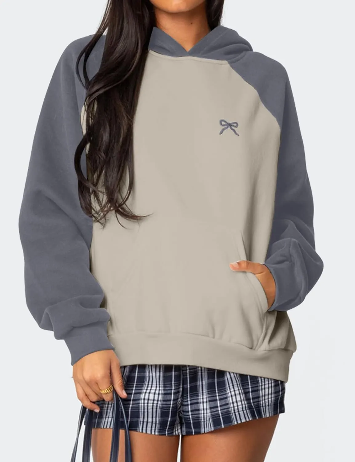 Women Bow Graphic Oversized Hoodie Raglan Sleeve Color Block Sweatshirts Embroidered Pullover Hoodie Tops with Pocket